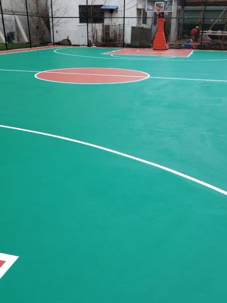 北川 球场长期使用易出现地面开裂
